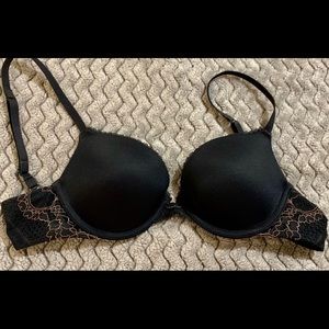 ***SOLD***    NWOT -Radiant Plunge Push Up Bra 32a
